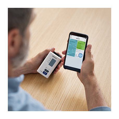 OMRON NightView automata csuklós vérnyomásmérő Bluetooth adatátvitellel