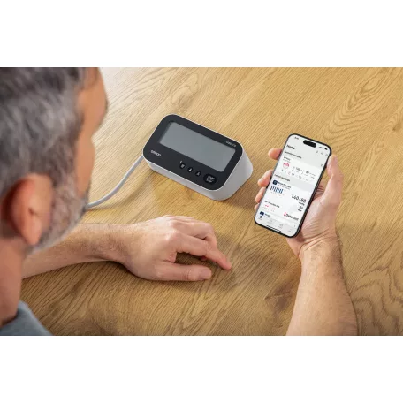 OMRON M4 Connect AFib felkaros okos-vérnyomásmérő Bluetooth adatátvitellel HEM-7196T1-FLE