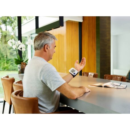 OMRON RS4 Intellisense csuklós vérnyomásmérő